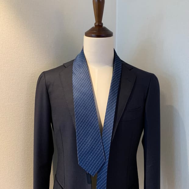 에르메스(HERMES) 모노그램 프랑스 100실크 명품넥타이 A+등급