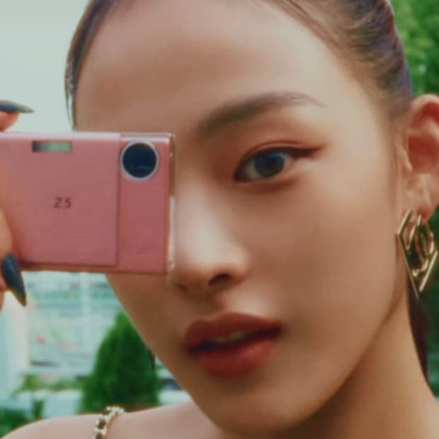 후지필름 z5 뉴진스 민지 카메라