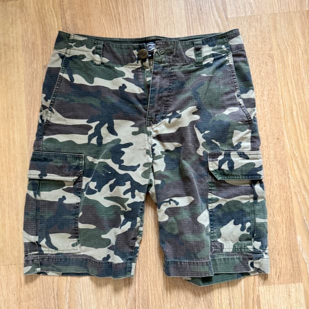 디키즈(Dickies) 카모 카고 반바지