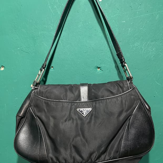 프라다 테수토 나일론 숄더백