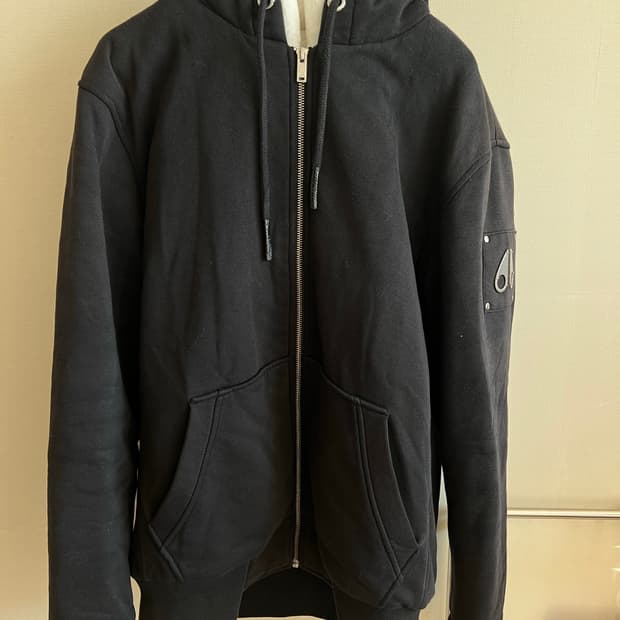 무스너클 버니스 웨터