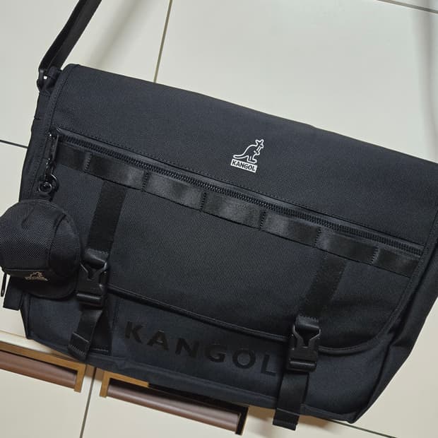 캉골 듀스 블랙 메신저백 (미사용제품)