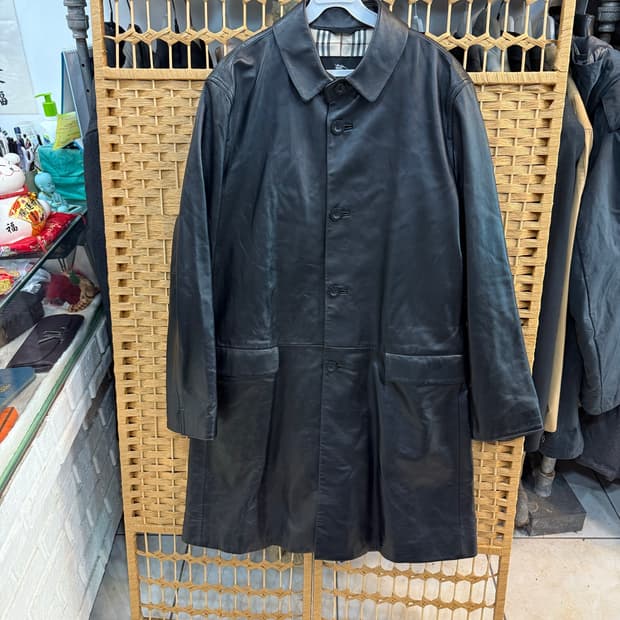 100 정품 버버리 블랙라벨 가죽 코트 팝니다