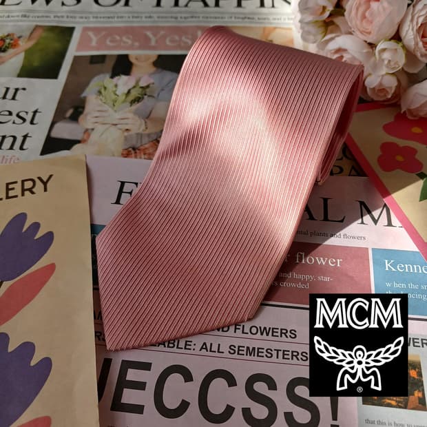 엠씨엠 실크 핑크 스트라이프 넥타이 9.3cm A등급 A19649
