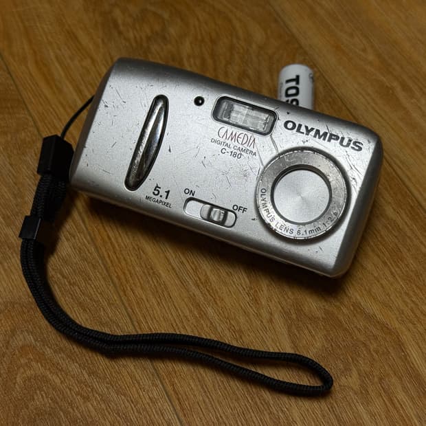 올림푸스 C-180 디지털 카메라(16mb xd)