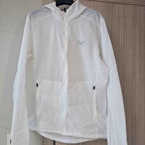 아크테릭스 인센도 에어쉘 후디 판매합니다 