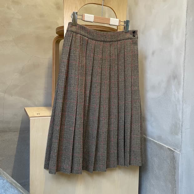 빔즈 보이 플리츠 스커트