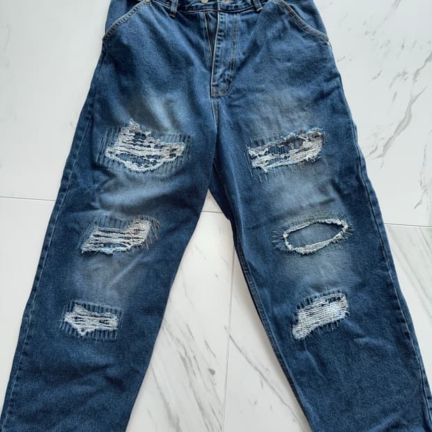 STITCH DISTRESSED PANTS (DENIM)