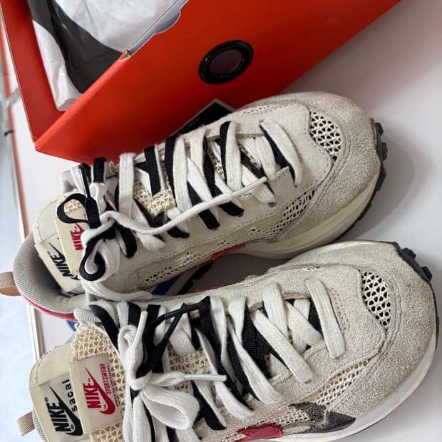 나이키 사카이 베이퍼와플 235