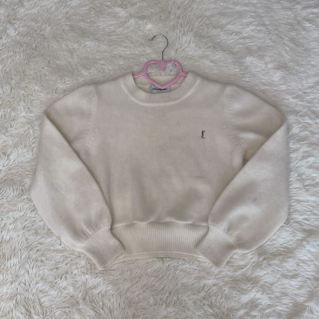 입생로랑 화이트 앙고라 니트