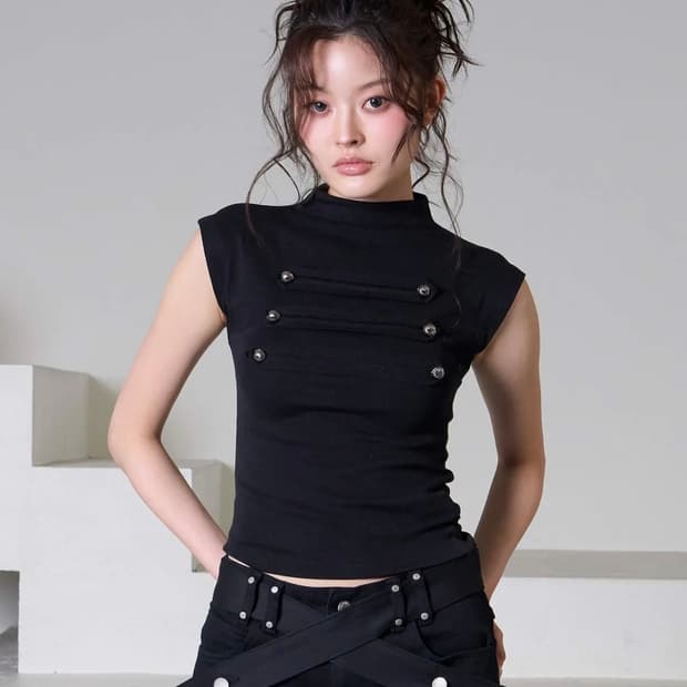 이유씨티 나폴레옹 하프넥 반팔 티셔츠