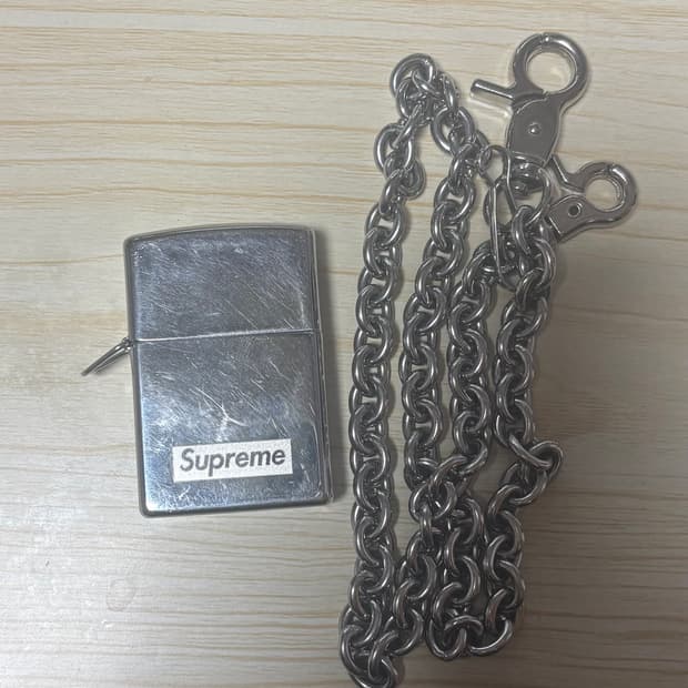 슈프림 지포라이터