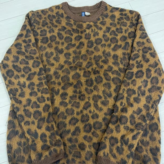 ZARA 레오파드 니트 