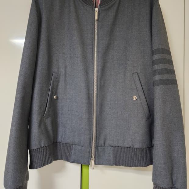 톰브라운 봄버 자켓 그레이 4사이즈 100-105사이즈