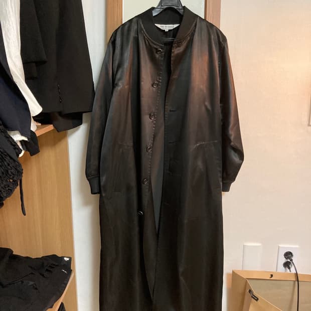 꼼데가르송 세틴 롱 재킷