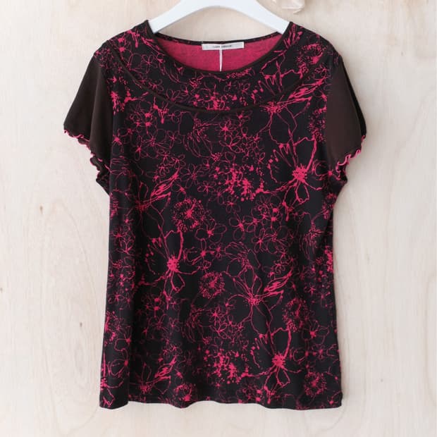 graphic flower half T