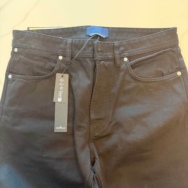 (새상품) 생로랑 캐롯핏 데님 진 블랙