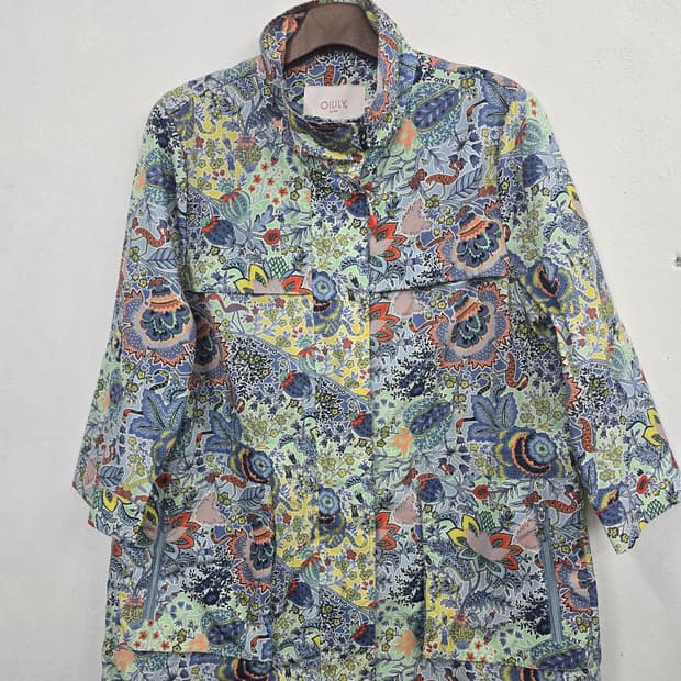 오일릴리 플라워 패턴 하프 바람막이