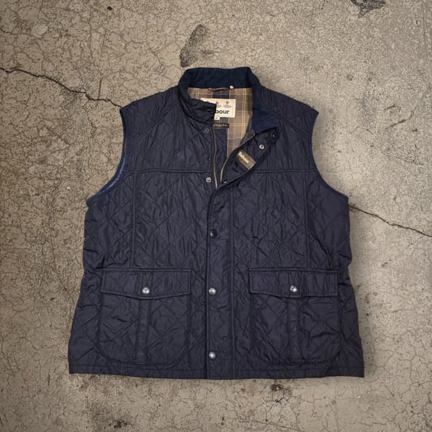 Barbour 네이비 익스플로러 질레 퀼팅 베스트