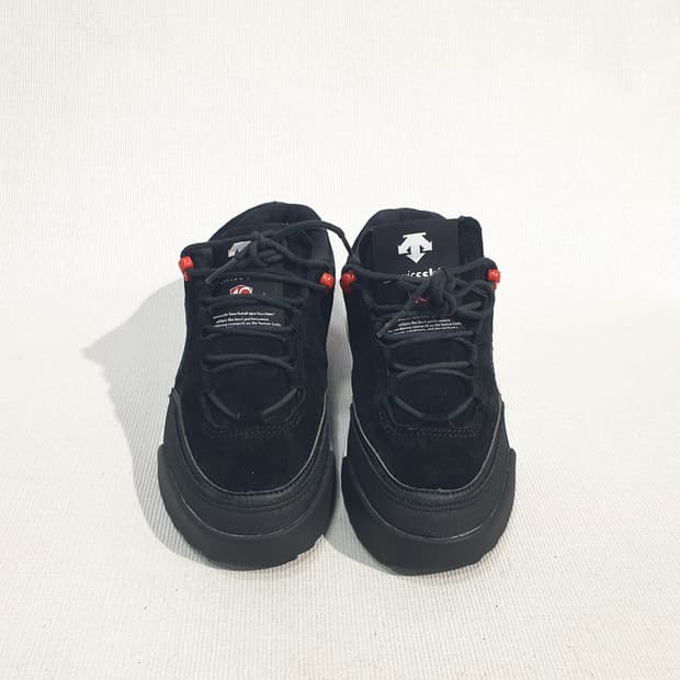 데상트 스위스 스키팀 40주년 운동화 225