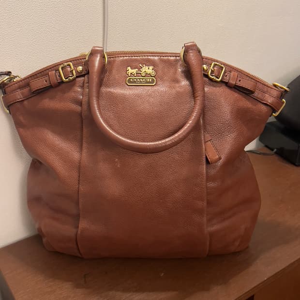 Coach vintage leather shoulder bag