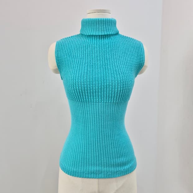 프랑스산 터쿼이즈 블루 터틀넥 민소매 니트