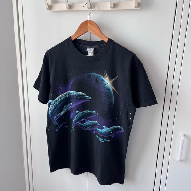 Underwater world 돌고래 우주 행성 반팔 티셔츠