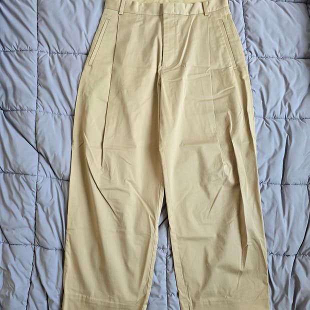 COS 베이지 팬츠