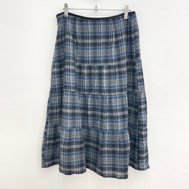 check pattern skirt