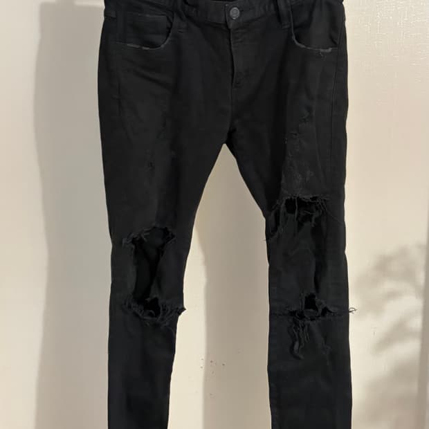 Vanquish Destroyed Skinny Jeans