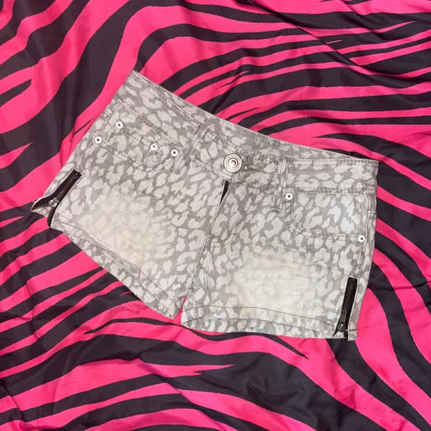 그레이 호피 숏팬츠