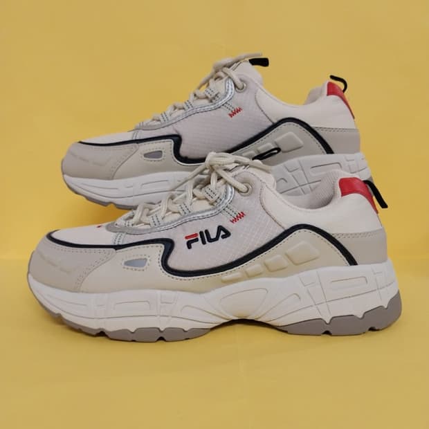 여성 휠라 아이보리 운동화 (250)