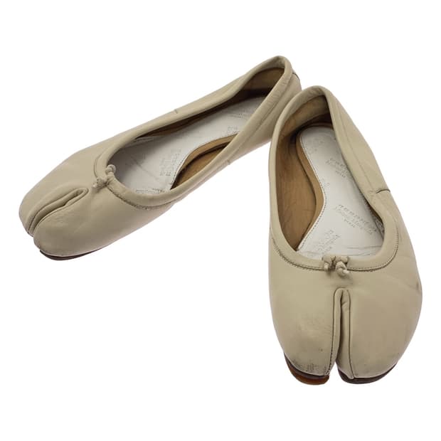 마르지엘라 타비 플랫 화이트 35