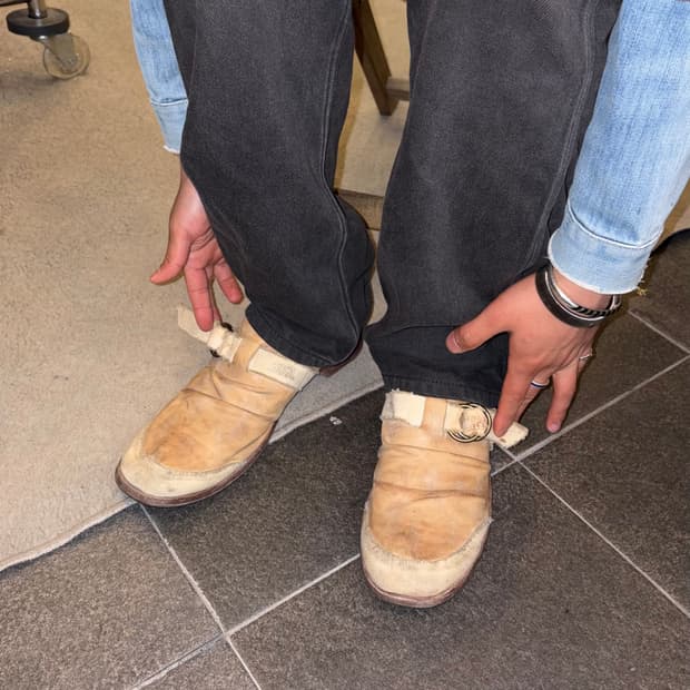 Whoop`EE’ casual shirring buckle loafers