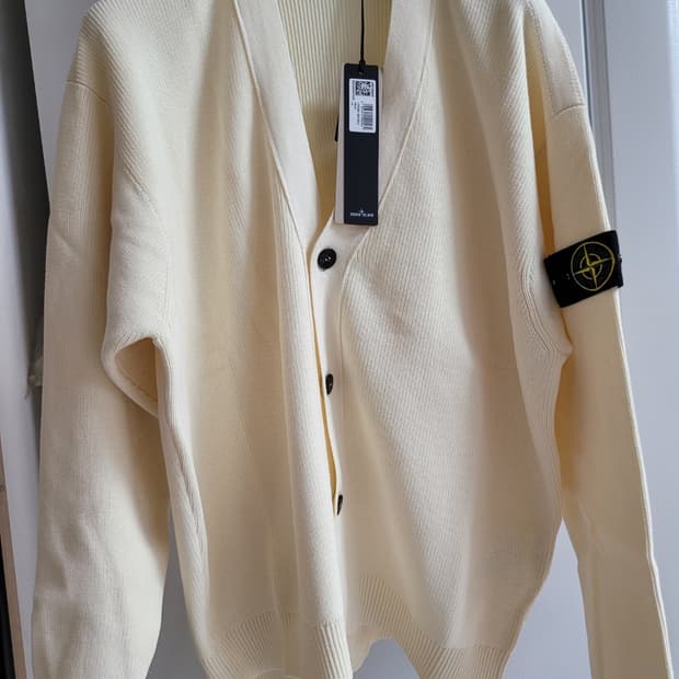 새상품 클래식의 진화, 26SS 스톤아일랜드 오가닉 코튼 가디건 아이보리