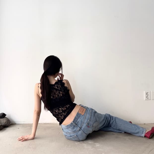 Back sheer embroidery sleeveless / black