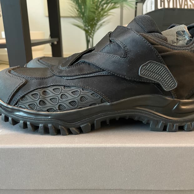 키코 코스타디노브 하크만 슈