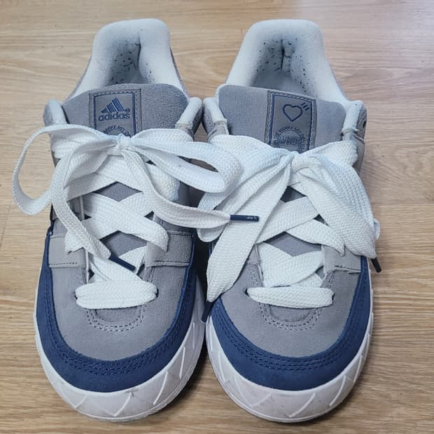 아디다스 x 휴먼메이드 아디매틱 그레이 250 사이즈