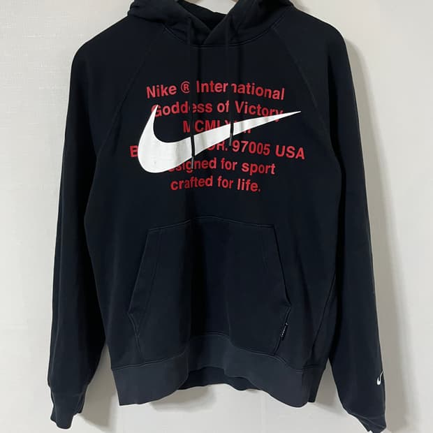 나이키 스우시 퓨츄라 후드티