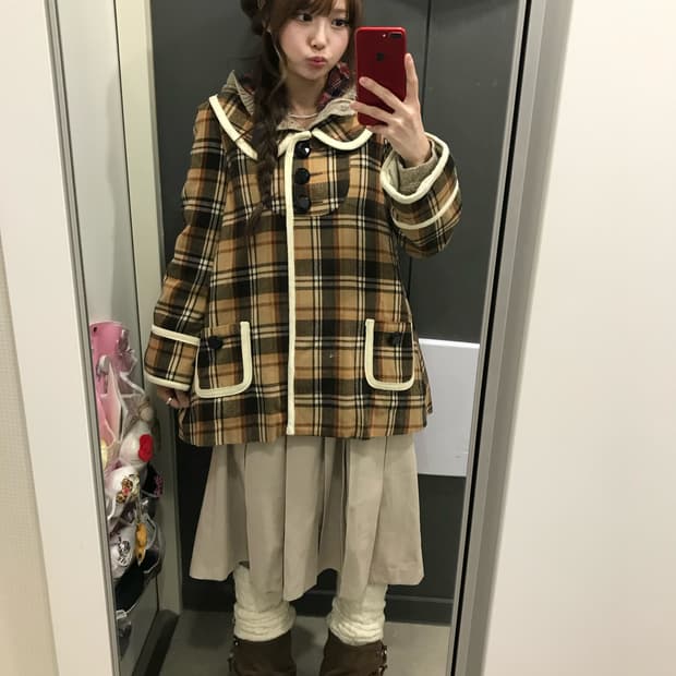 베이지 니혼진 모리걸 체크 코트 코디세트