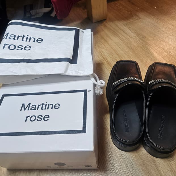 마틴로즈 체인 스퀘어토 뮬 41사이즈