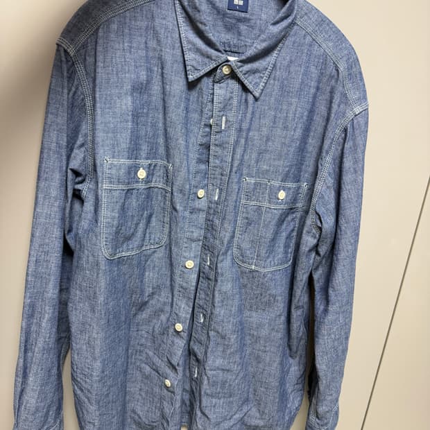 유니클로 샴브레이 L 어두운