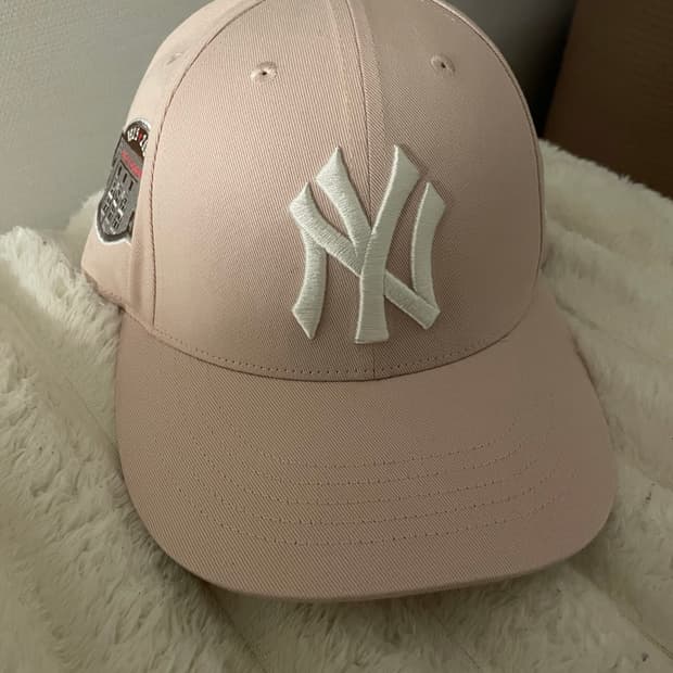 MLB 연핑크 캡