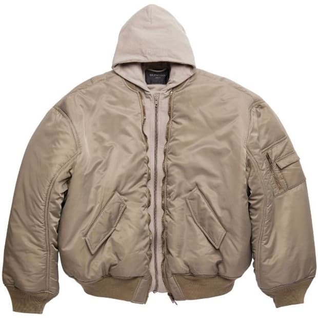 발렌시아가 파리 올인 봄버 베이지 팝니다