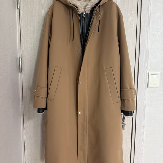 솔리드옴므 무스탕 레이어드 롱코트 46사이즈 판매