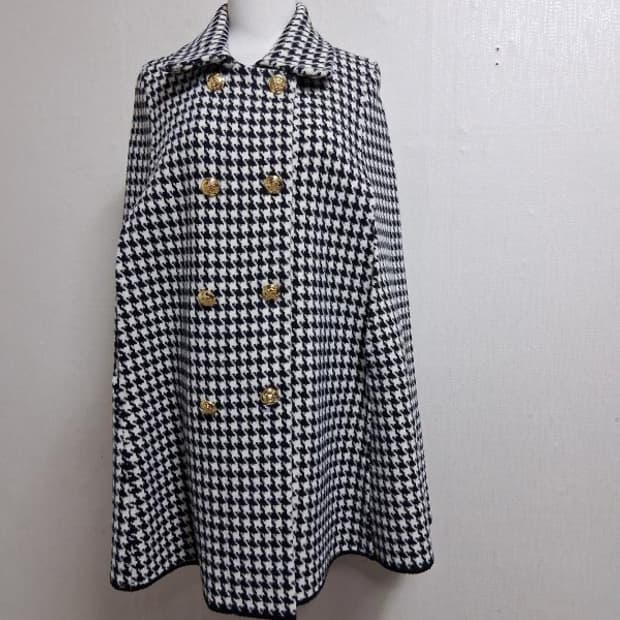 검정화이트 셰퍼트체크 하운드 두터운 레이욘니트 케이프 66까지 
 