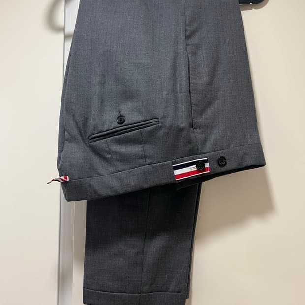 톰브라운 사이드 스트랩 로우라이즈 슬랙스 팬츠 1