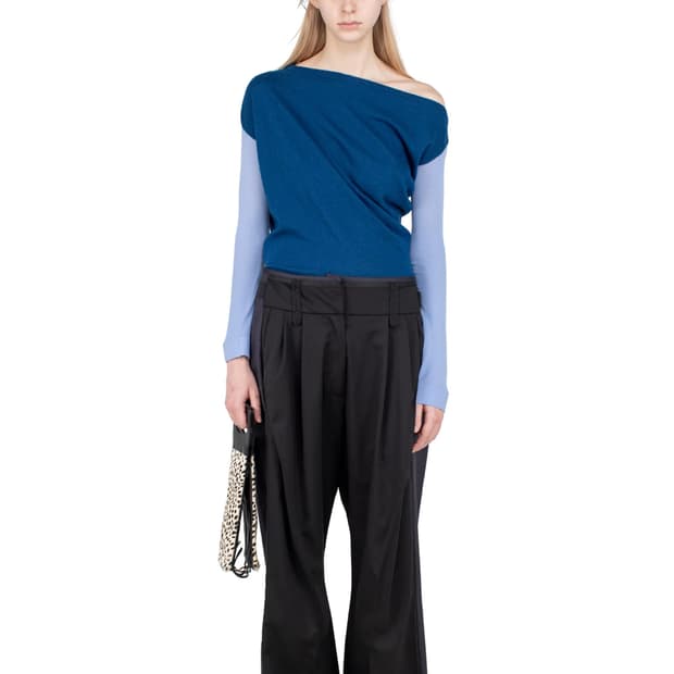 키코 코스타디노브 탑