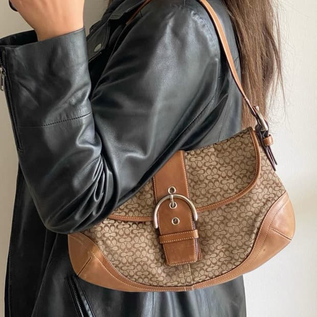 코치 시그니쳐 소호 숄더백 y2k coach soho bag