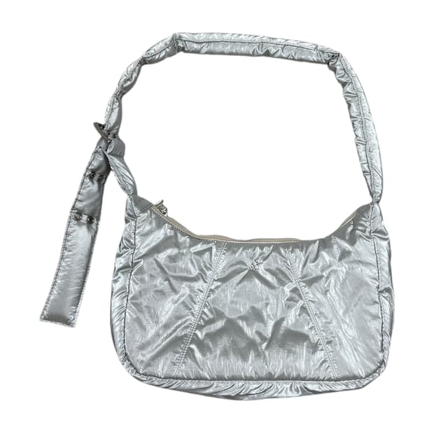 필인더블랭크 실버 호보백 가방